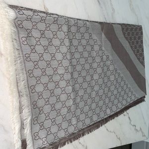 Gucci shawl
